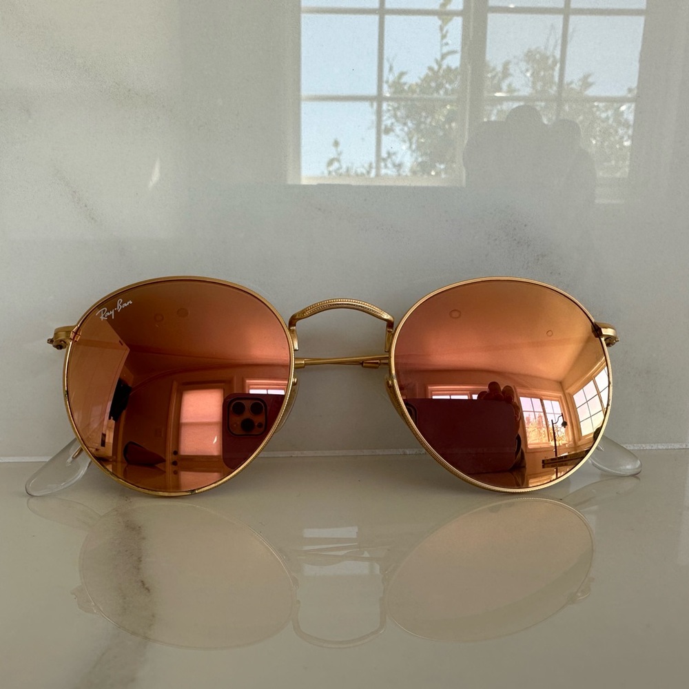 Ray-Ban Round Rose Gold Sunglasses